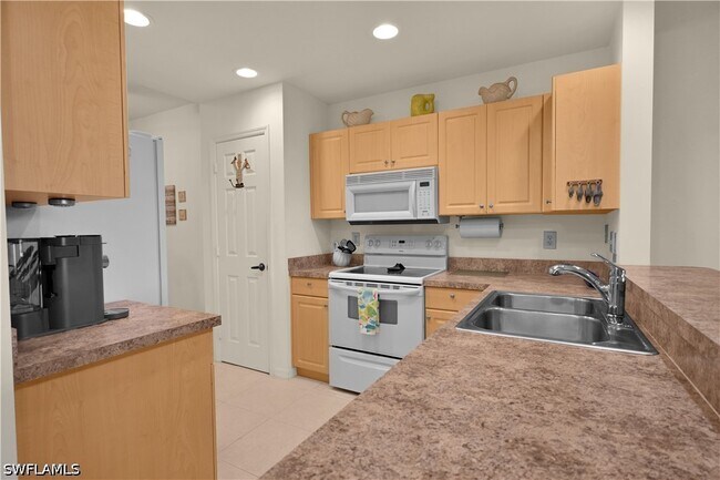 Building Photo - 15979 Mandolin Bay Dr