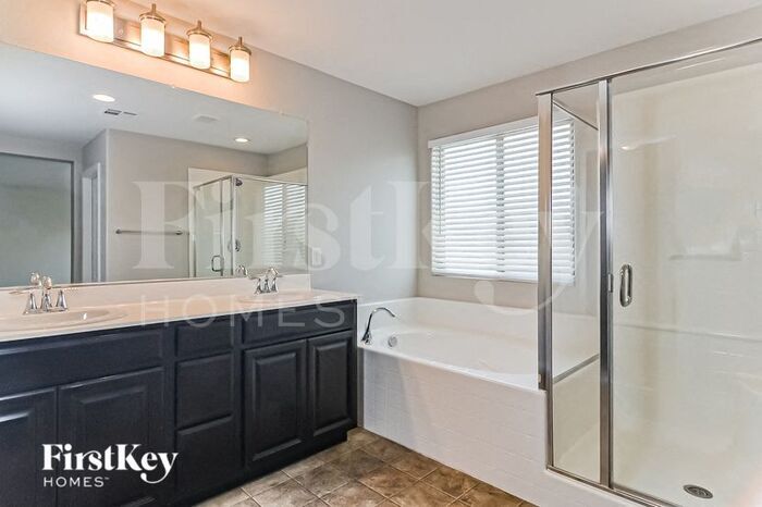 Building Photo - 6431 Kellyville Dr