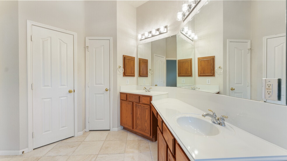 Building Photo - 6412 Stewart Blvd