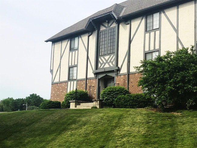 Building Photo - Cambridge at River Oaks