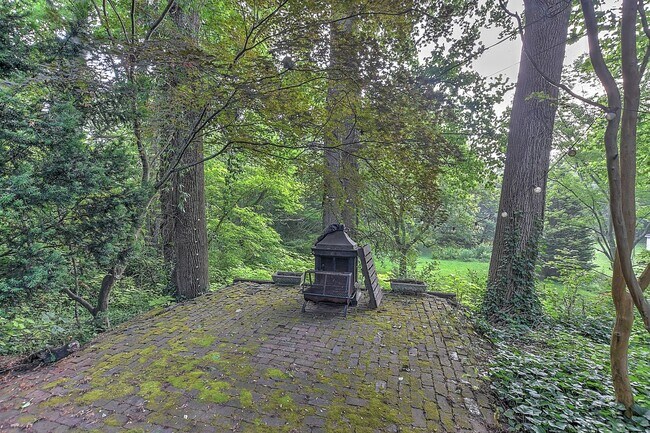 Building Photo - 680 Elk Dr