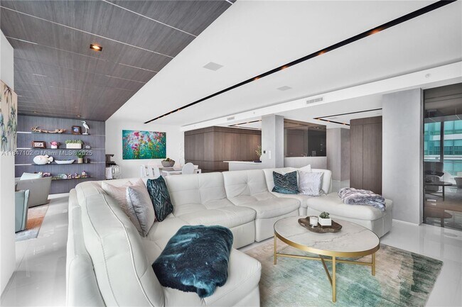 Building Photo - 3535 S Ocean Dr