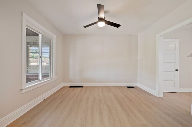 Building Photo - Stunning 3 bedroom home in Ambridge availa...