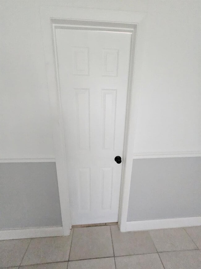 Building Photo - 1005 S Flagler Ave