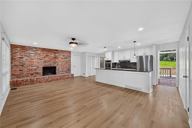 Building Photo - 1714 S Johnson Ferry Rd NE