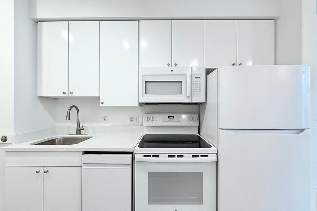 Building Photo - 253 Academy St