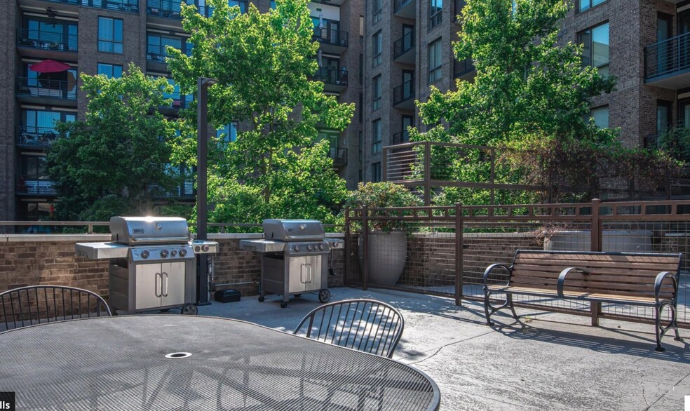 Building Photo - 200 Manufacturers Rd