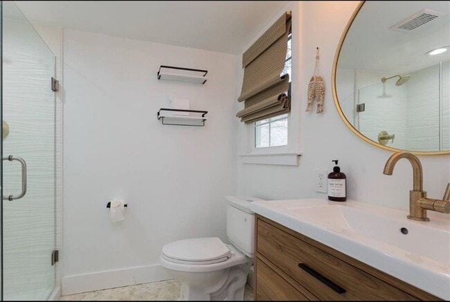 Building Photo - 42 Wooding Pl