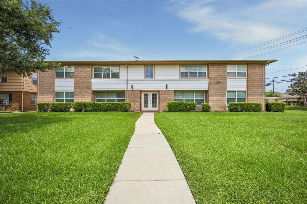 Building Photo - 3237 Rosedale St