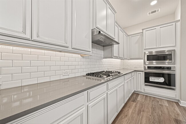 Building Photo - 23754 Pullin Market Dr