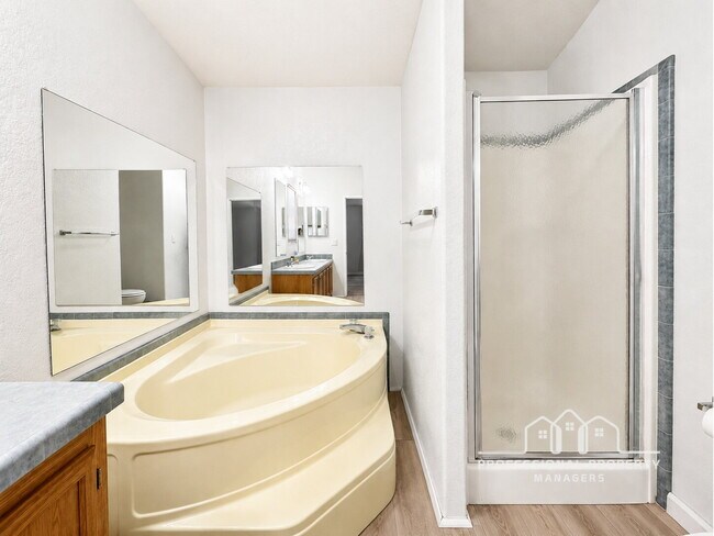 Building Photo - 3-bedroom, 2-bathroom home in West Wellton