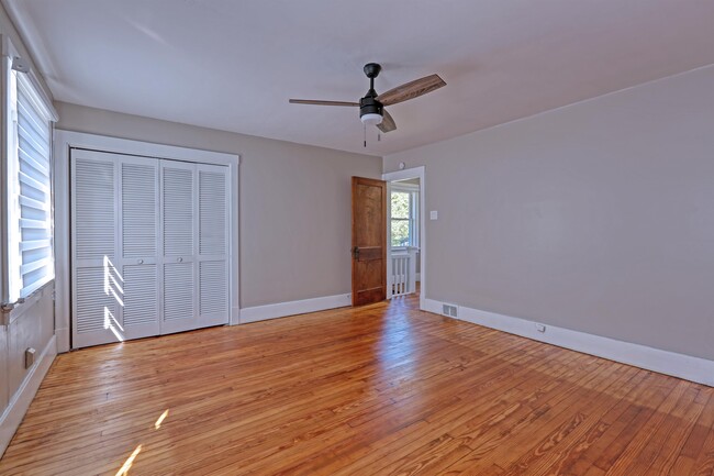 Building Photo - 211 Lenox Ave