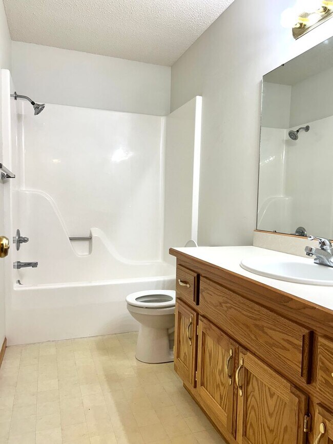 Building Photo - Beautiful Home, Great Location!