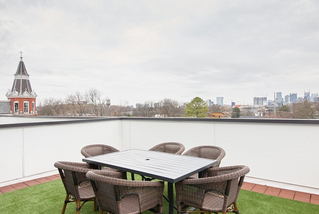 Building Photo - 1224 2nd Ave S