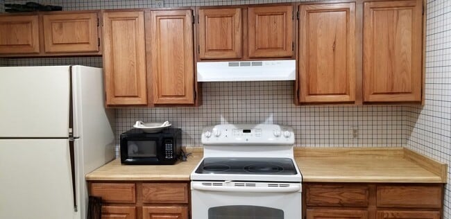 Building Photo - Long Term Rental- Marina Place 323