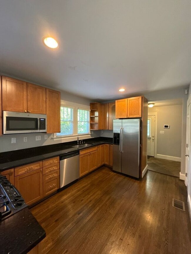 Building Photo - Wesley Heights