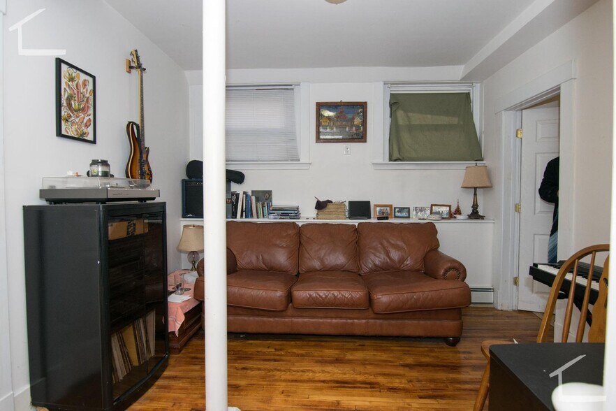 Building Photo - 8 Saint Lukes Rd