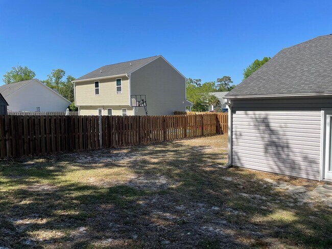 Building Photo - 3 bedroom, 2 bath home for rent in Brookstone in Sunset Harbor in Bolivia
