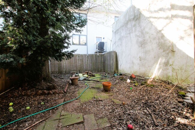 Building Photo - Spacious studio in a great area in Fishtown