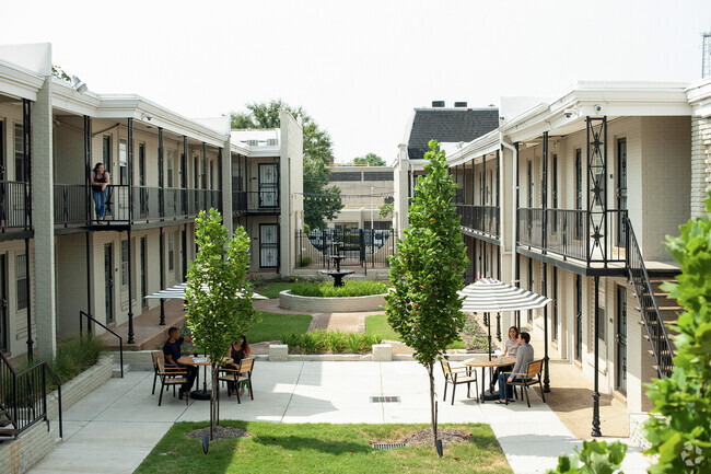 Building Photo - Courtyard @ Ironworks