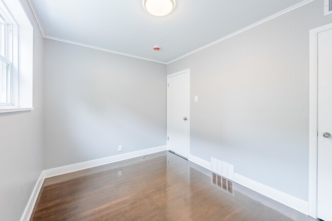 Building Photo - 4677 W 84th Pl