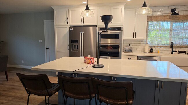 Building Photo - 3 Bedroom House in Yorba Linda