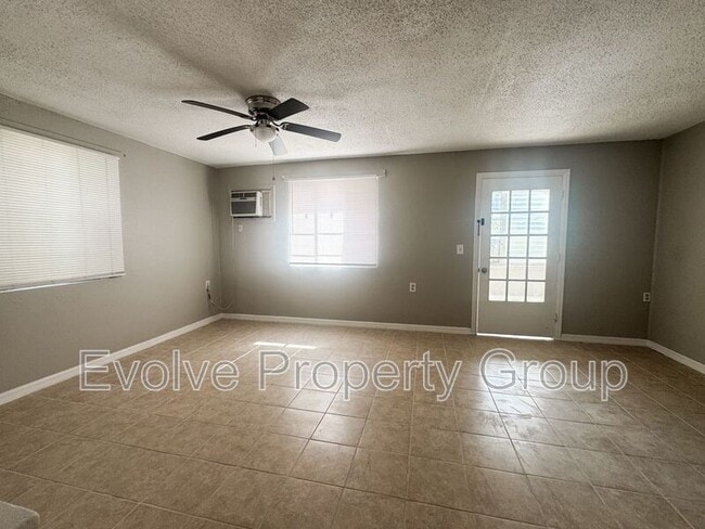 Building Photo - 710 N Grove St