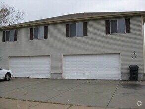 Building Photo - 2301-2307 SW 19