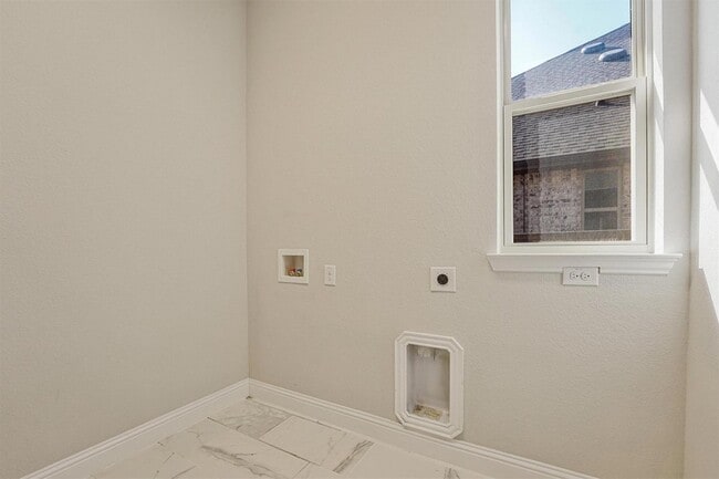 Building Photo - 1910 Graham Wy