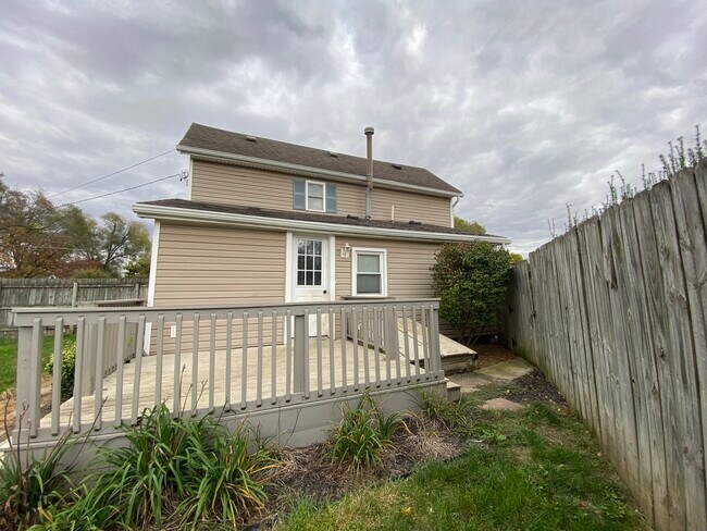 Backporch - 254 Oak St