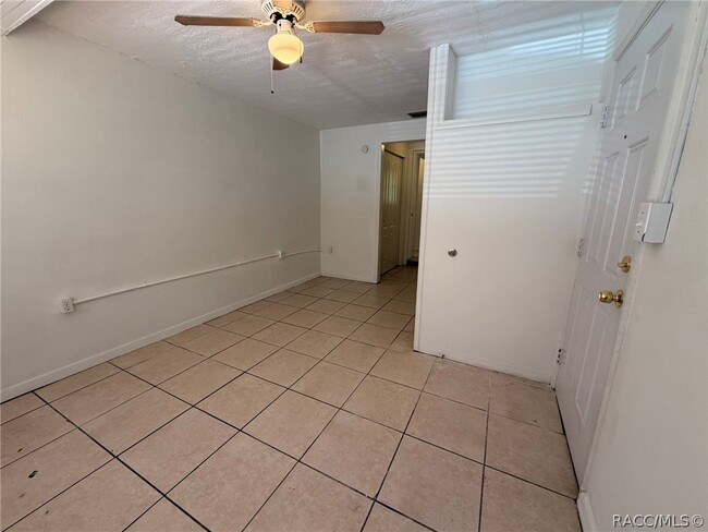 Building Photo - 28 N Davis St