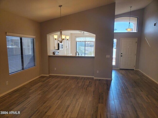 Building Photo - 1848 E Chilton Dr