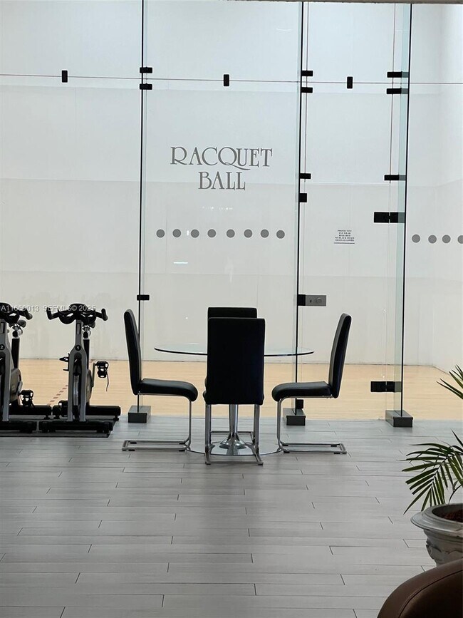 Building Photo - 16500 Collins Ave