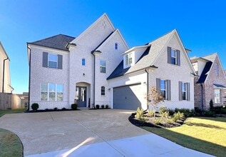 Building Photo - 607 Covington Walk Ln S