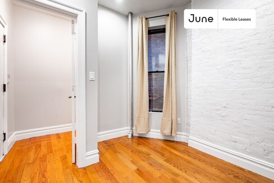 Building Photo - 826 Ninth Ave