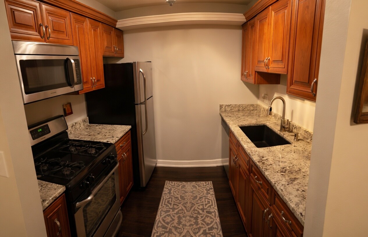 Building Photo - 204 E Bailey Rd