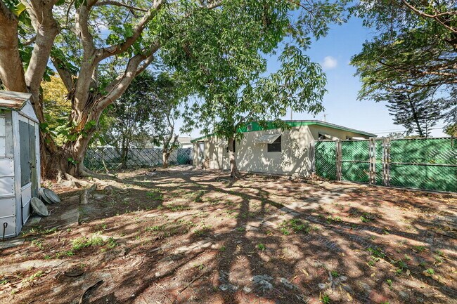 Building Photo - 501 Emil Ave