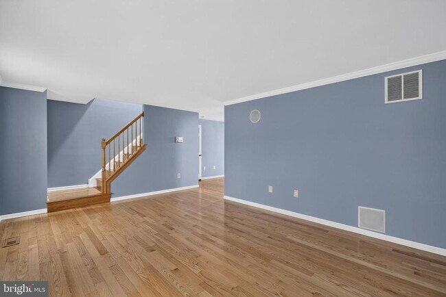 Building Photo - 1114 E 14th St