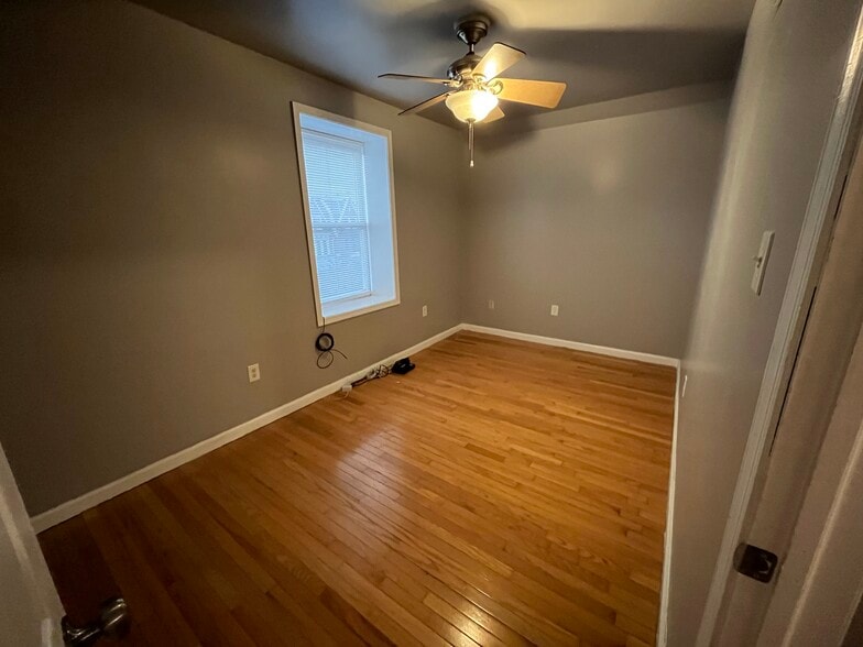 Front Bedroom - 4900 Walton Ave