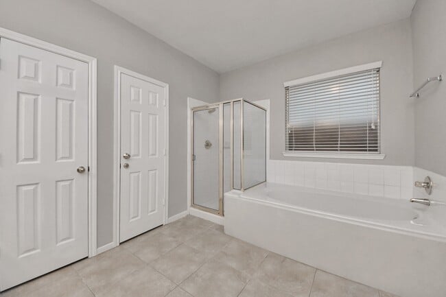 Building Photo - 1502 Brook Grove Dr