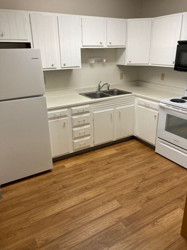 Building Photo - $1,150 | 1 Bedroom, 1 Bathroom Condo | Designed for Ages 55+ | PET Friendly* | Available for Augu...