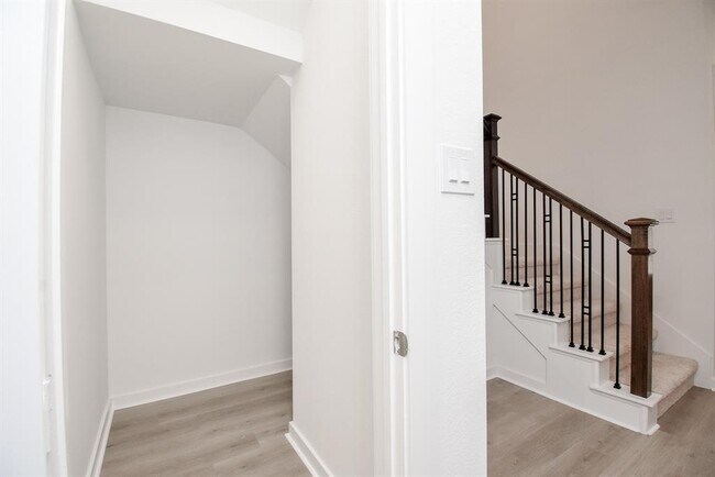 Building Photo - 6507 Bramble Cv Ln