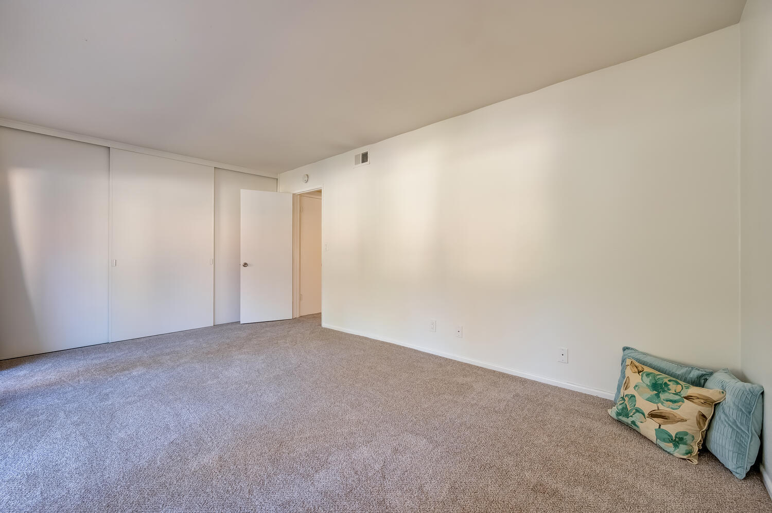 Building Photo - 30747 Calle Chueca