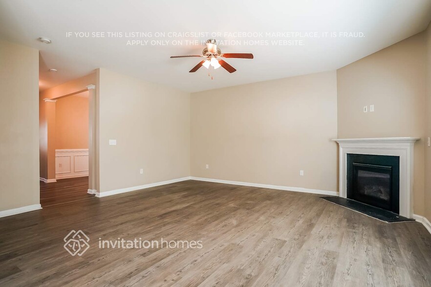 Building Photo - 6105 Watsonia Dr