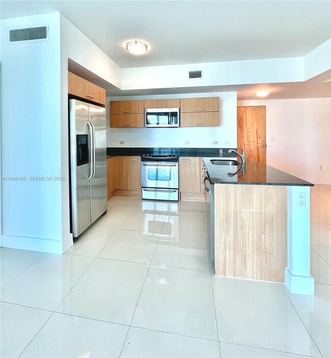 Building Photo - 350 S Miami Ave