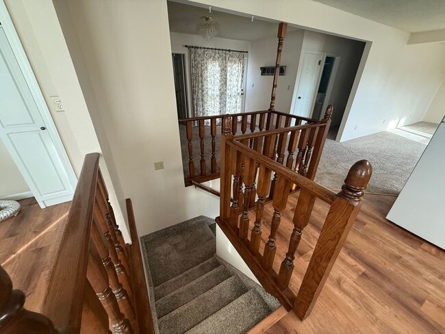 Building Photo - Large  two bedroom, two bathroom, pet friendly home!