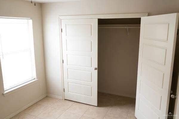 Building Photo - 11 Taxco Ct