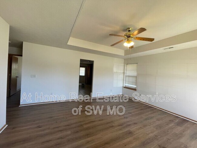 Building Photo - 4345 W La Siesta St