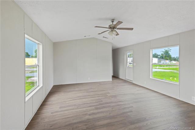 Building Photo - 455 Scheufens Rd