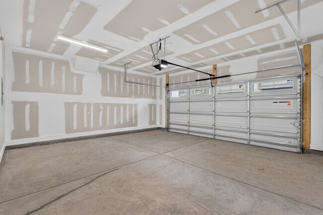 Building Photo - 2405 Adrift Rd